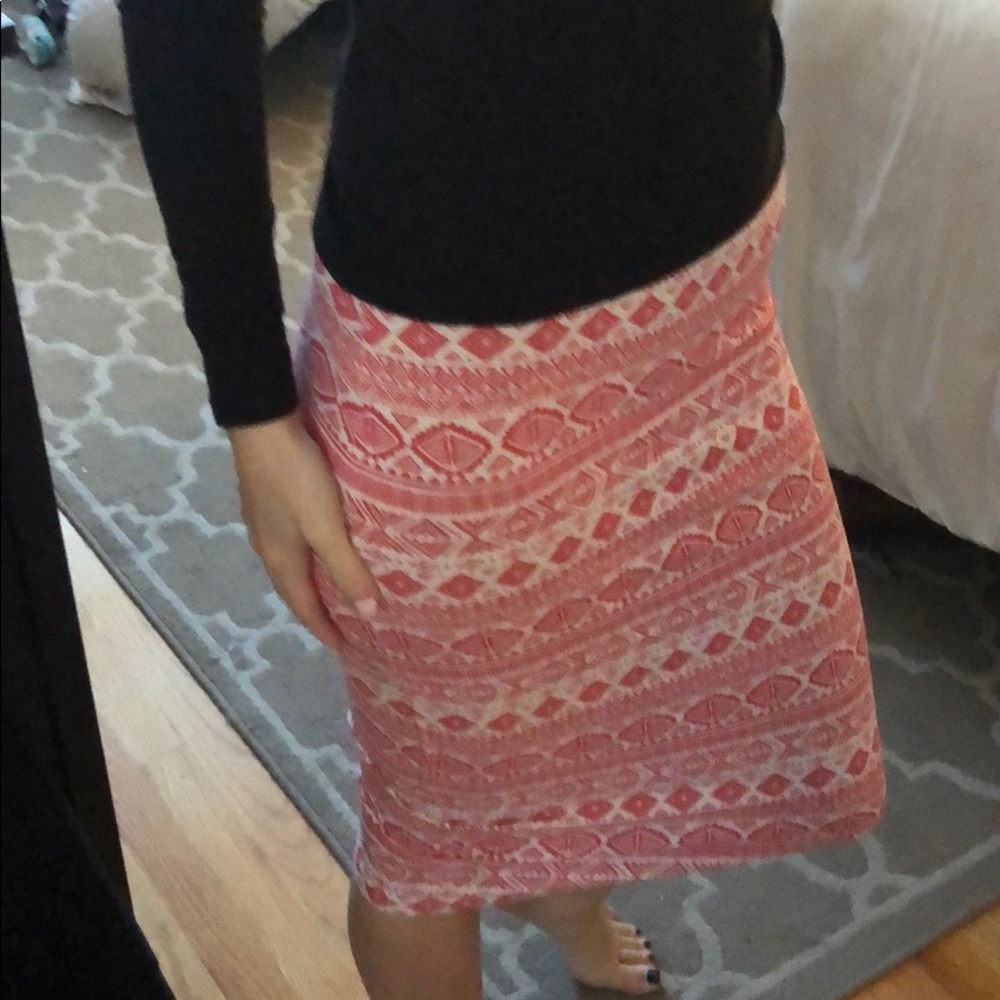 Forever21 knee length pencil stretchy skirt - Picture 7 of 7